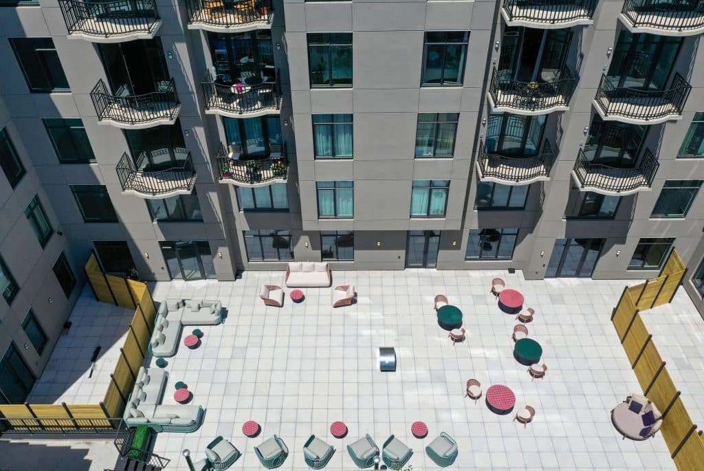 Courtyard Media 1 Replace Courtyard Media 1 Replace